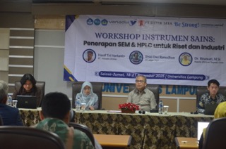 Pembukaan Acara Workshop Instrumen Sains Penerapan SEM dan HPLC untuk Riset dan Industri.